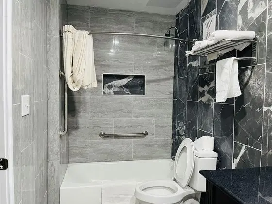 Tek Kişilik Oda, 1 Büyük (Queen) Boy Yatak