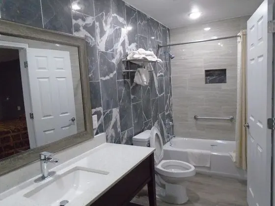 Tek Kişilik Oda, 1 Büyük (Queen) Boy Yatak