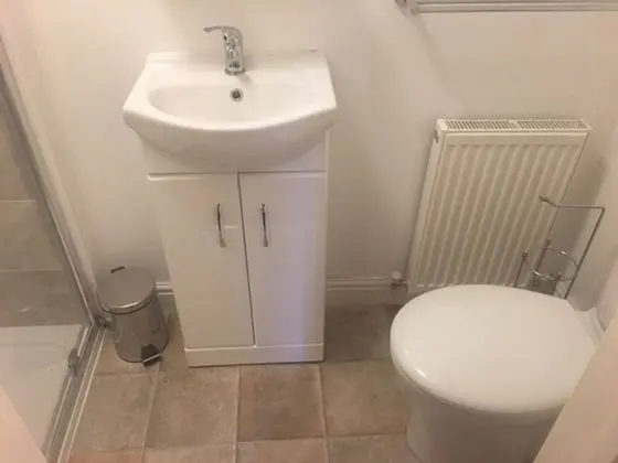 Tek Büyük Yataklı Oda, Ortak Banyo