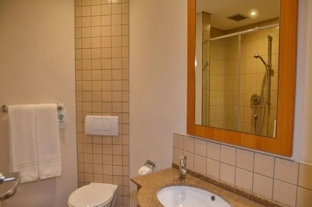 Tek Büyük Yataklı Oda, Sigara İçilebilir