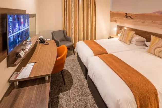 İki Ayrı Yataklı Oda, Sigara İçilmez