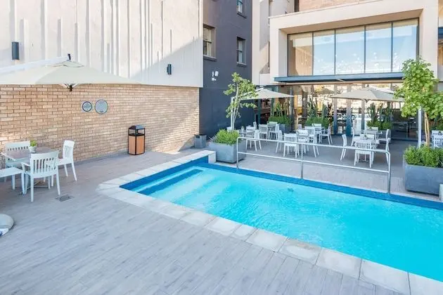 İki Ayrı Yataklı Oda, Sigara İçilmez