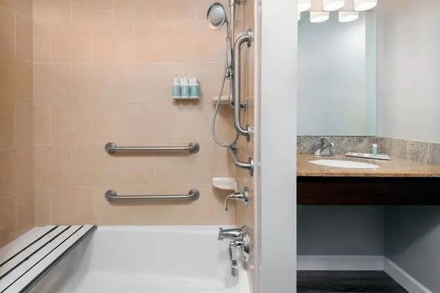 Stüdyo Süit, 1 En Büyük (King) Boy Yatak (Mobility/Hearing Accessible, Tub)
