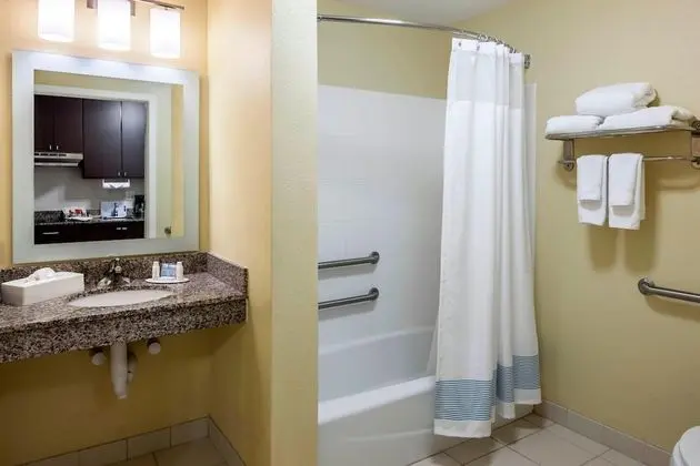 Stüdyo, 1 En Büyük (King) Boy Yatak ve Çekyat (Mobility/Hearing Accessible, Tub)