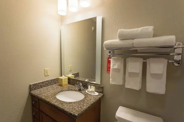 Süit, 1 Çift Kişilik Yatak (Mobility/Hearing Accessible, Tub)