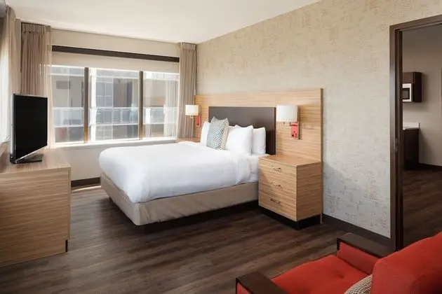 Süit, 1 Yatak Odası, Sigara İçilmez (Mobility Accessible, Tub)