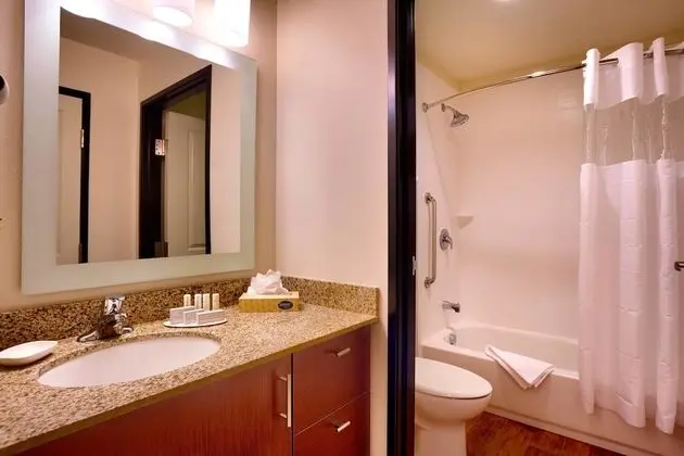 Süit, 1 Yatak Odası (Mobility/Hearing Accessible, Tub)