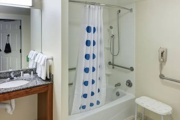 Süit, 2 Yatak Odası (Mobility/Hearing Accessible, Tub)