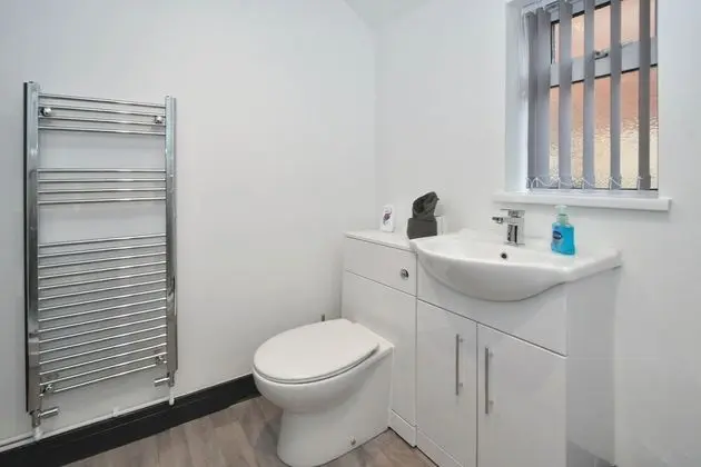 Superior Tek Büyük Yataklı Oda, Ortak Banyo (With TV)