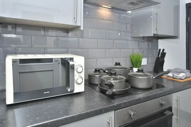 Superior Tek Büyük Yataklı Oda, Ortak Banyo (With TV)