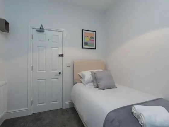 Tek Kişilik Oda, Ortak Banyo (Room 5)