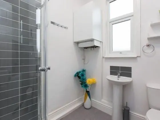 Tek Kişilik Oda, Ortak Banyo (Room 5)