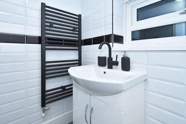 Tek Büyük Yataklı Oda, Ortak Banyo