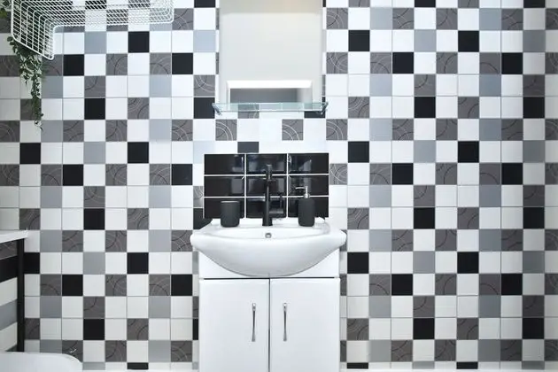 Tek Büyük Yataklı Oda, Ortak Banyo