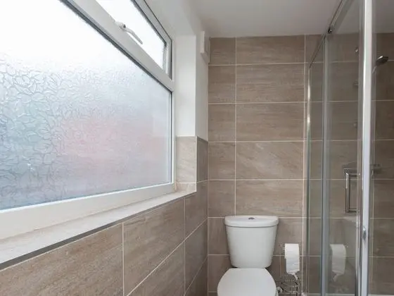 Tek Kişilik Oda, Ortak Banyo