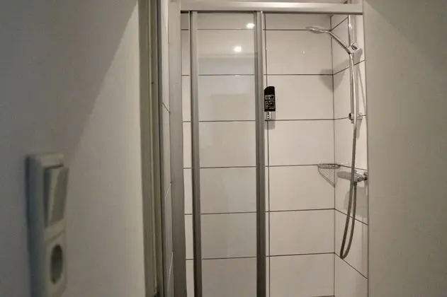 Basic İki Ayrı Yataklı Oda, Ortak Banyo