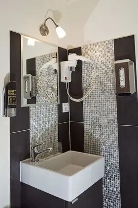 Basic İki Ayrı Yataklı Oda, Ortak Banyo
