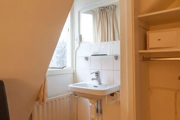 Basic Tek Kişilik Oda, Ortak Banyo
