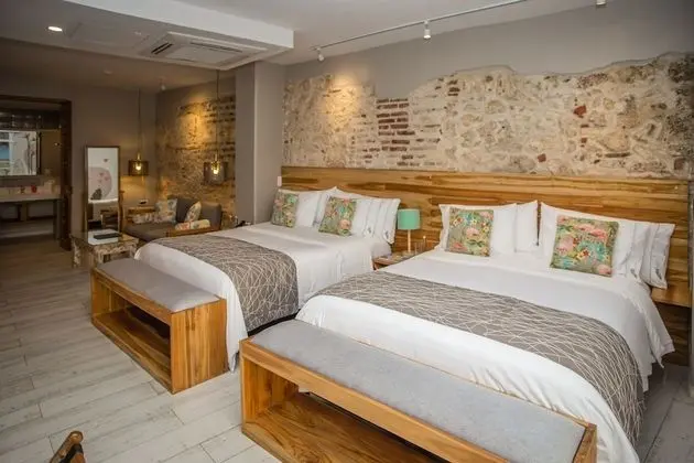 Deluxe Dört Kişilik Oda, 2 Büyük (Queen) Boy Yatak, Balkon, Şehir Manzaralı