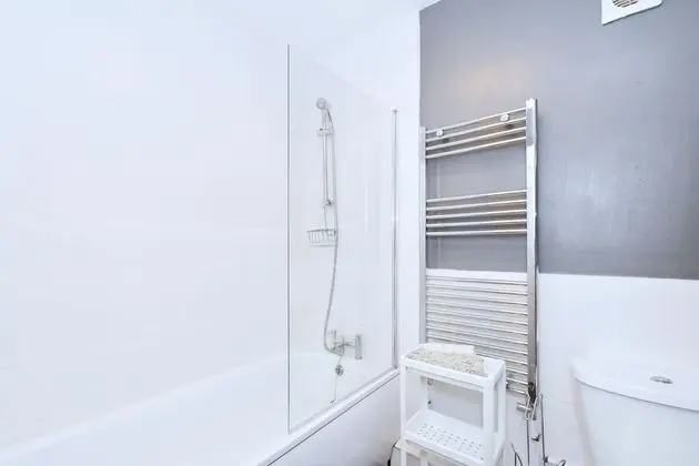 Tek Kişilik Oda, Ortak Banyo