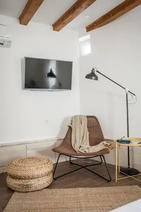 Deluxe Tek Büyük Yataklı Oda, Zemin Kat (A1)