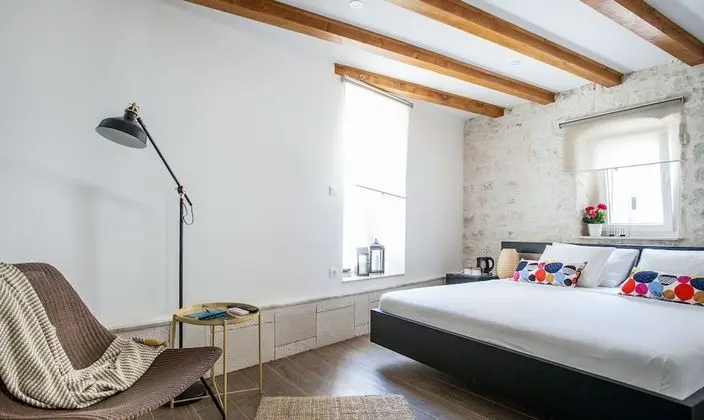 Deluxe Tek Büyük Yataklı Oda, Zemin Kat (A1)