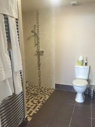 Tek Büyük Yataklı Oda, Banyolu/Duşlu