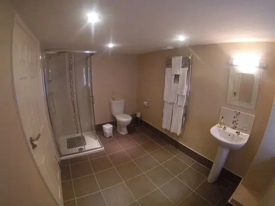 Üç Kişilik Oda, Özel Banyo
