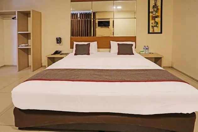 Senior Tek Büyük Yataklı Oda