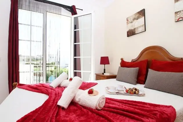 Apart Daire, 5 Yatak Odası, Havuz Kullanımı, Havuz Manzaralı