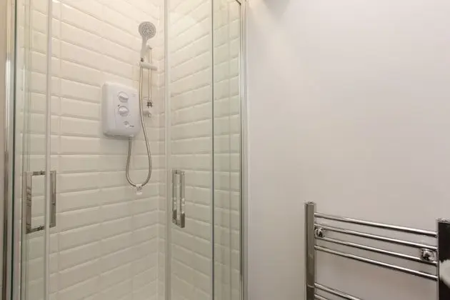 Superior Tek Büyük Yataklı Oda, Banyolu/Duşlu (With TV)