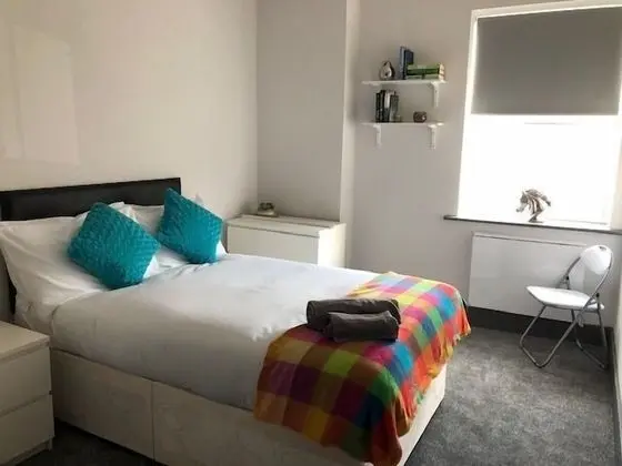 Tek Büyük Yataklı Oda, Ortak Banyo