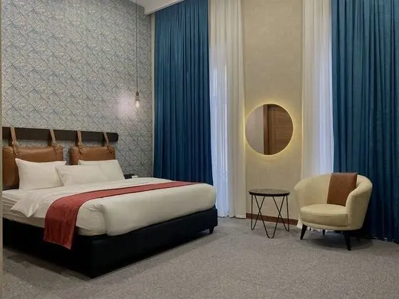 Luxury Tek Büyük Yataklı Oda, 1 En Büyük (King) Boy Yatak, Balkon, Şehir Manzaralı
