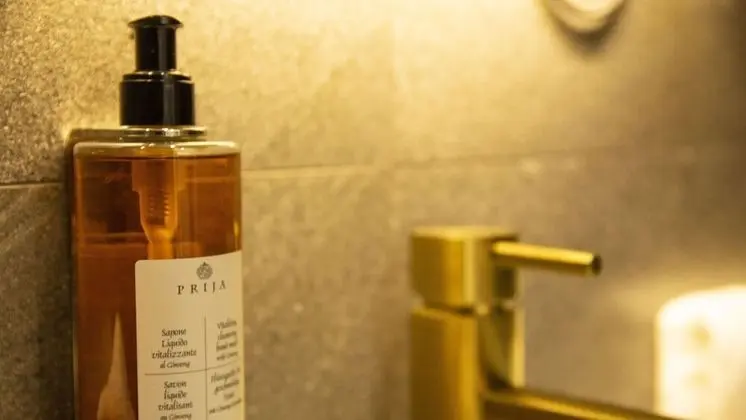 Luxury Tek Büyük Yataklı Oda, 1 En Büyük (King) Boy Yatak, Balkon, Şehir Manzaralı