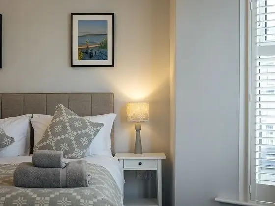 Superior Tek Büyük Yataklı Oda, Banyolu/Duşlu, Deniz Manzaralı (Sleeps 4)