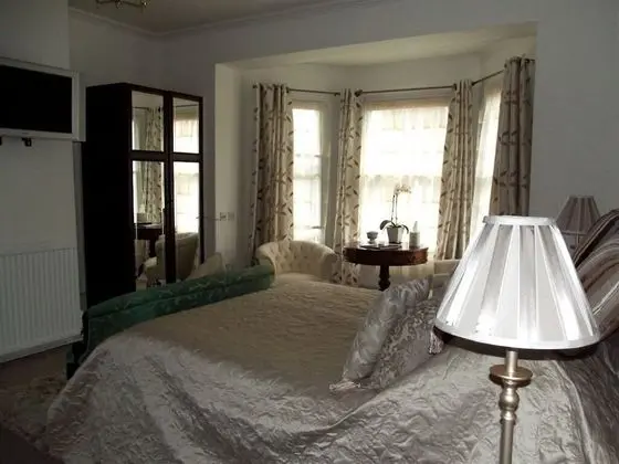 Tek Büyük Yataklı Oda, Banyolu/Duşlu