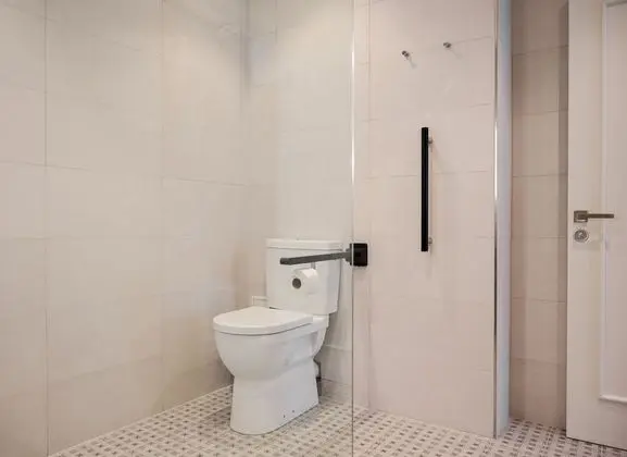 Tek Büyük Yataklı Oda (with Disability access)