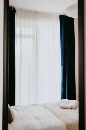 Tek Kişilik Oda (with French window)
