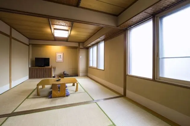 Traditional Oda, Dağ Manzaralı (Japanese Style)