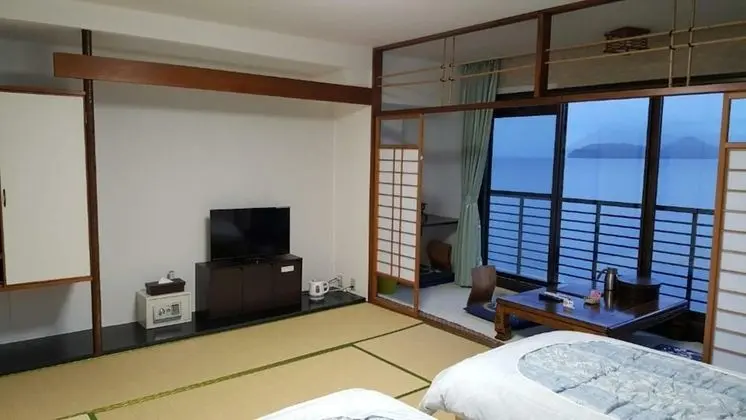 Economy Dört Kişilik Oda, Sigara İçilmez, Göl Kenarı (2 beds)
