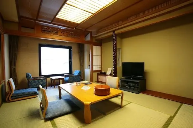 Traditional Oda, Sigara İçilmez, Göl Manzaralı (Japanese Style)