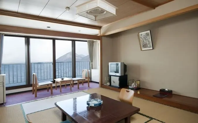Traditional Oda, Göl Manzaralı (Japanese Style, Breakfast Included)