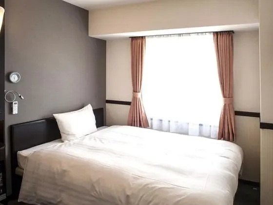 Tek Kişilik Oda, Sigara İçilmez