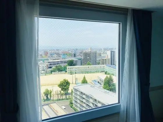 Tek Kişilik Oda, Sigara İçilebilir