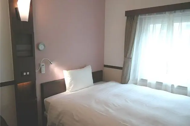 Tek Kişilik Oda, Sigara İçilmez
