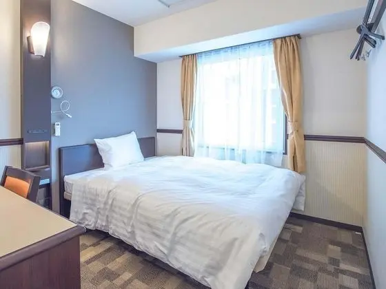 Tek Kişilik Oda, Sigara İçilmez