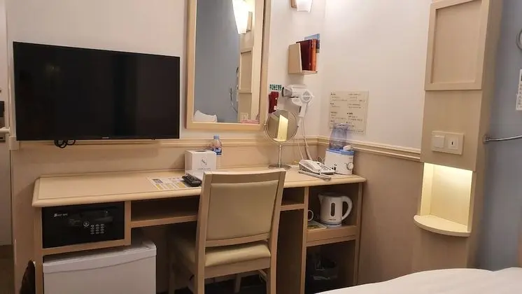 İki Ayrı Yataklı Oda, Sigara İçilmez