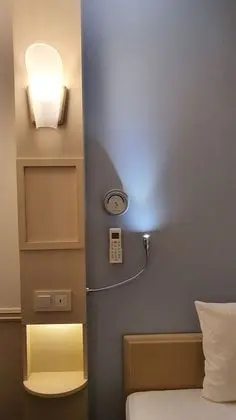 İki Ayrı Yataklı Oda, Sigara İçilmez
