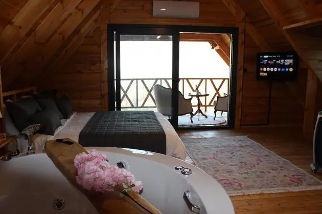 Bungalow, Deniz ve Doğa Manzaralı, Şömineli ve Jakuzili