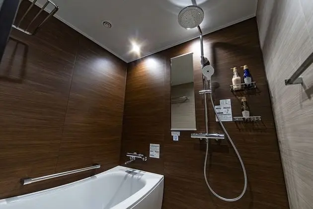 İki Ayrı Yataklı Oda, Sigara İçilmez